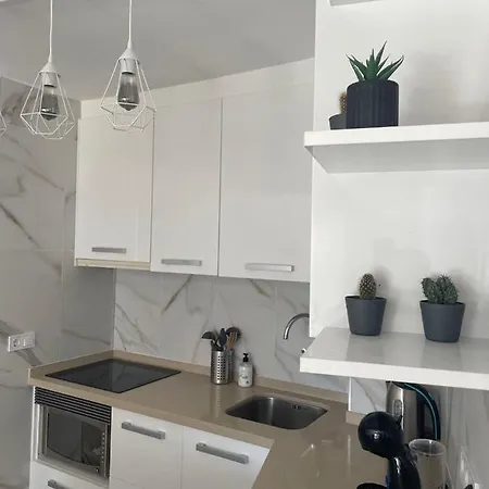 Apartament Iris 5 Minutos De La Playa, Centro De Ciudad *